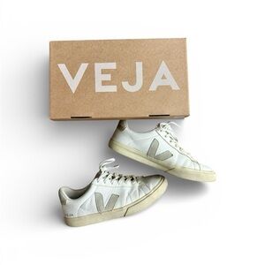 Men’s Veja Campo Sneaker - Size 11